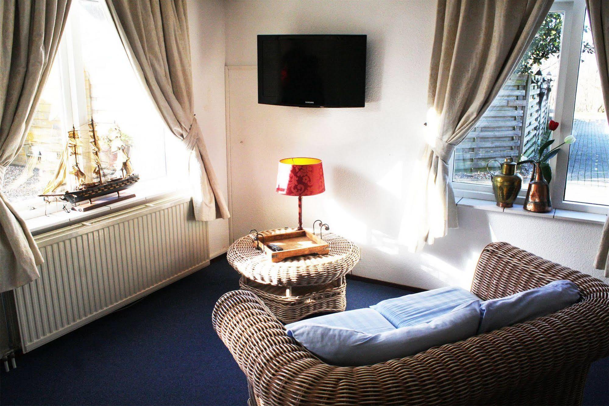 Hotel-Restaurant Loodsmans Welvaren Bv Den Hoorn  Εξωτερικό φωτογραφία